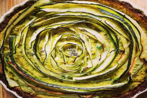 Courgette tart with oat fraîche